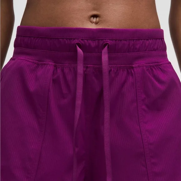 Lululemon Women’s Dance Studio Shorts | purple | size 0 - Picture 6 of 6